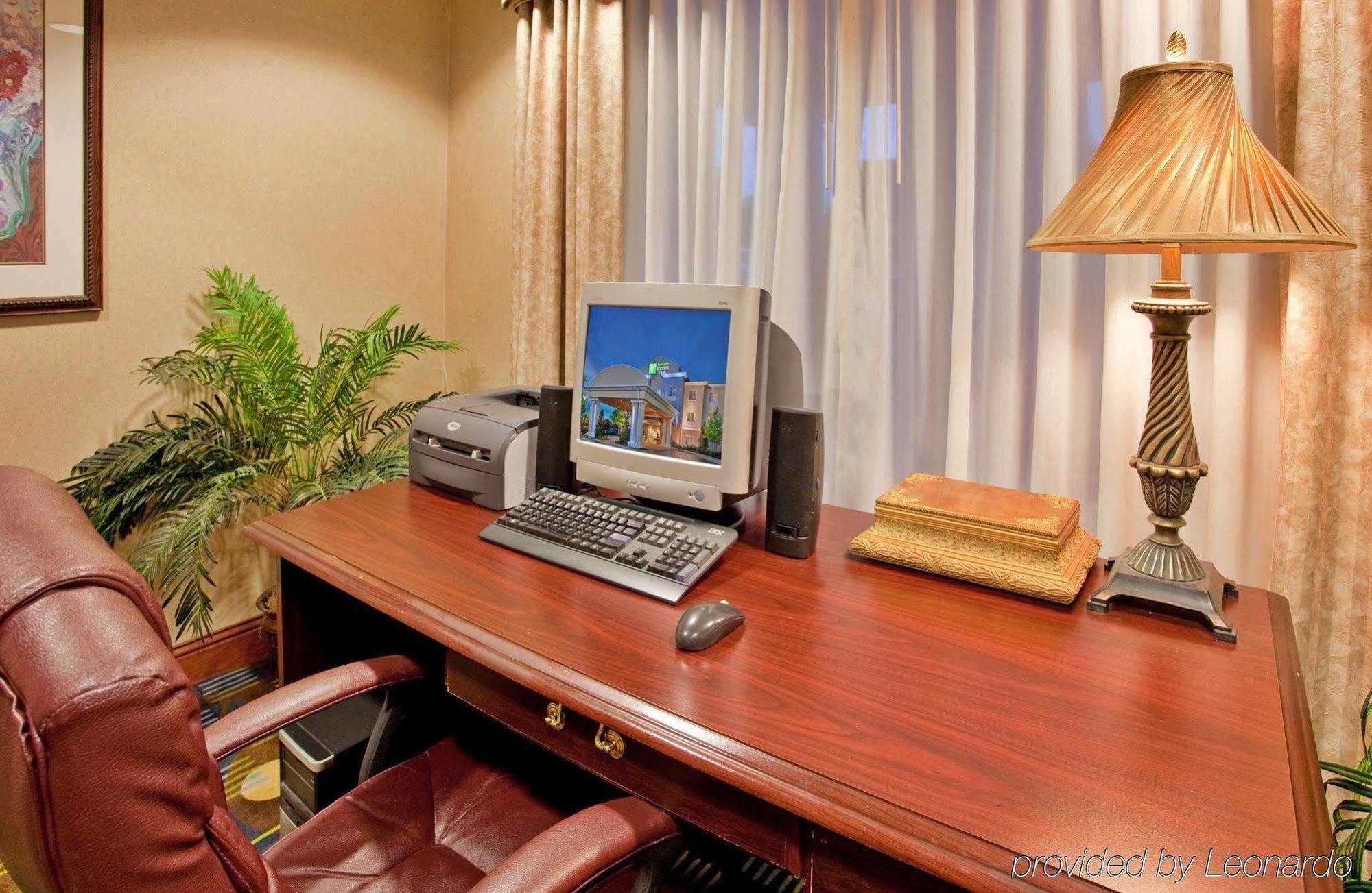 Holiday Inn Express Independence - Kansas City By Ihg מראה חיצוני תמונה