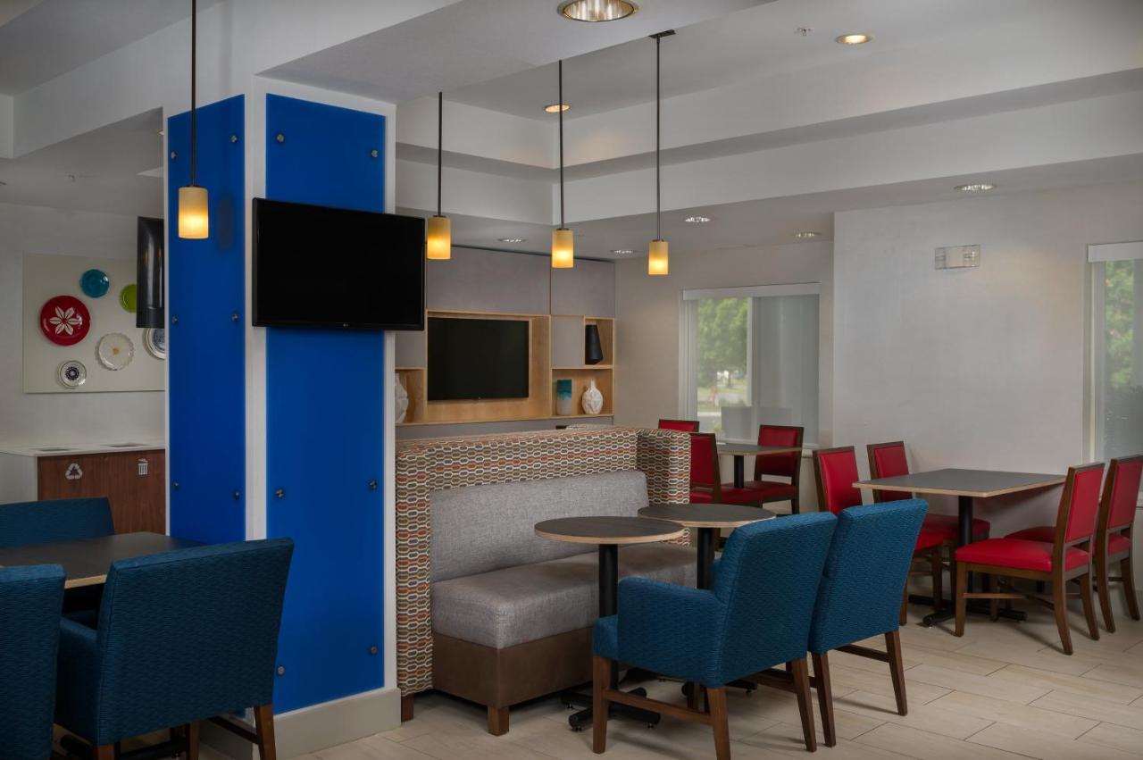 Holiday Inn Express Independence - Kansas City By Ihg מראה חיצוני תמונה